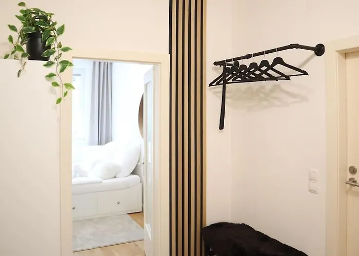 Charming, Modern & Spacious Bécs