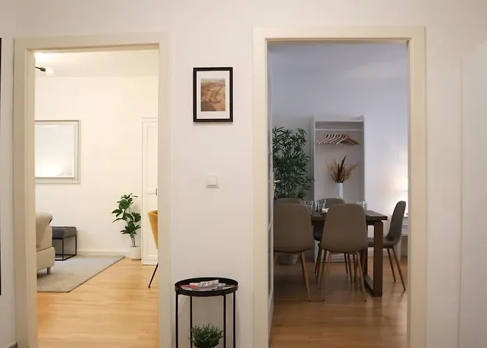 Apartman Charming, Modern & Spacious *