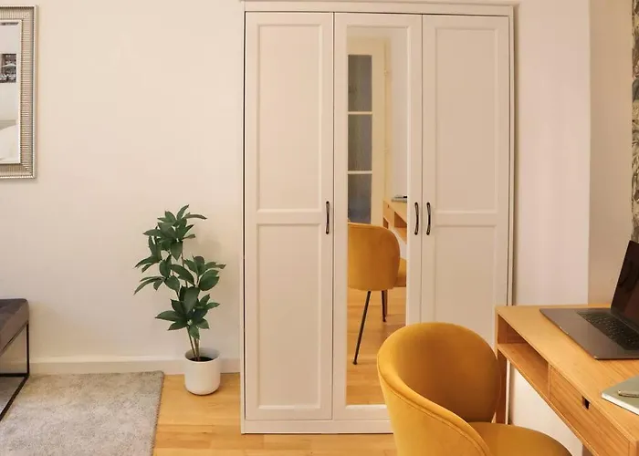 Charming, Modern & Spacious * Bécs