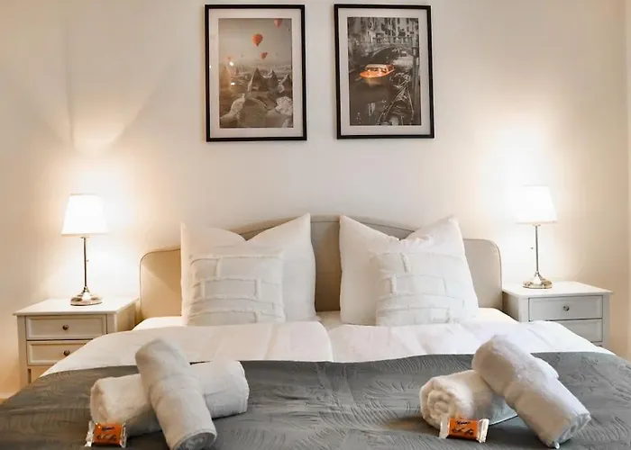 Charming, Modern & Spacious Bécs