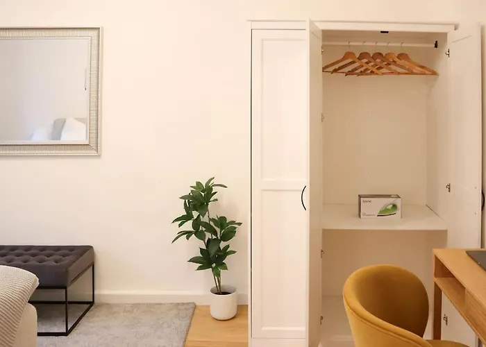 Charming, Modern & Spacious Apartman